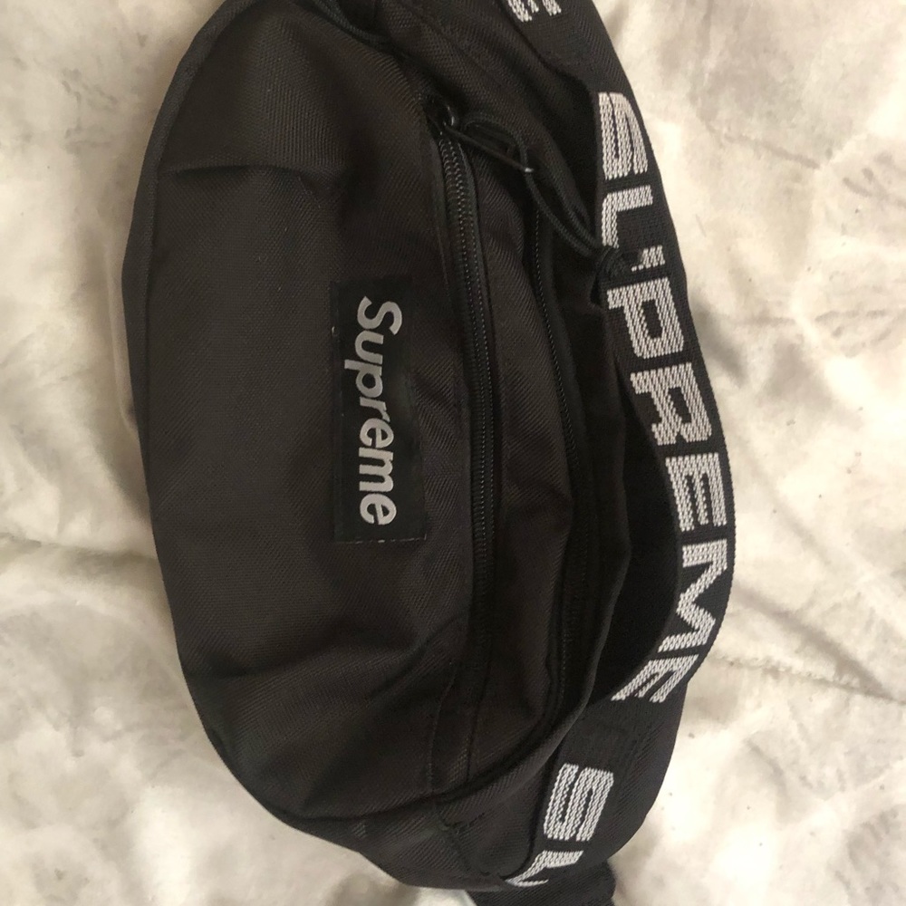 SS18 supreme fanny pack